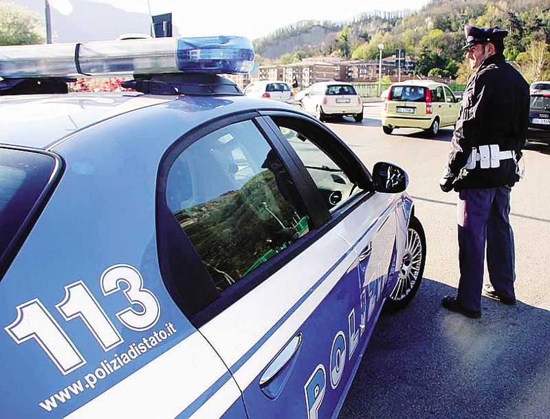 Momenti di alta tensione, l’altra sera a Bulciago durante un controllo antidroga