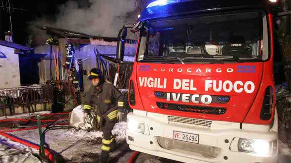 Premana - Un intervento notturno dei vigili del fuoco