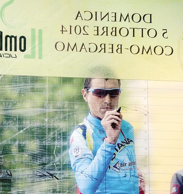 Il Giro di Lombardia a Como val bene un autografo <span xml:space=