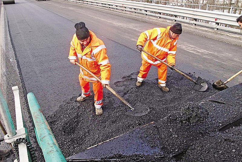 Lavori di asfaltatura lungo la tangenziale di Sondrio<span xml:space=