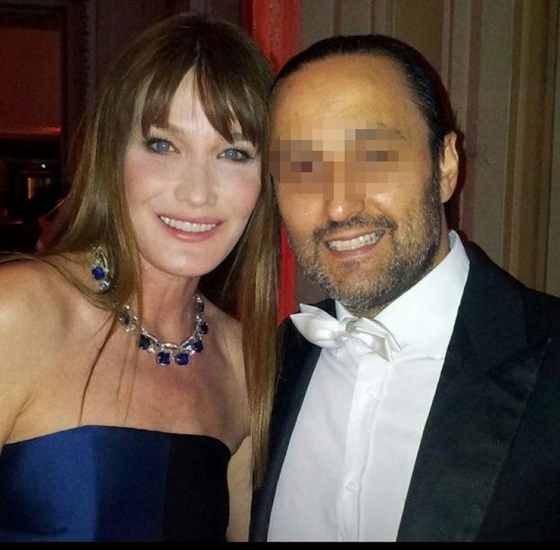 Carla Bruni a Como nella foto postata su Facebook