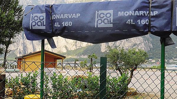 1L’area a lago di Parè con la costruzione che venne realizzata nel 2011 dalla società facente capo a Redaelli