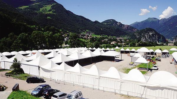 
1 2I gazebo bianchi, novità della Sagra delle sagre