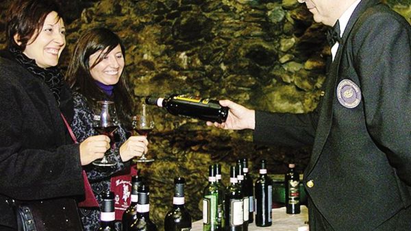 Tra le modifiche alla manifestazione si sta pensando alla presenza di sommelier in tutte le  cantine