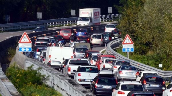 Code sulla superstrada tra Suello e Civate per l’incidente stradale