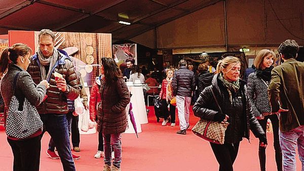 Dopo il taglio del nastro via libera agli stand per visitare il meglio della produzione alpina