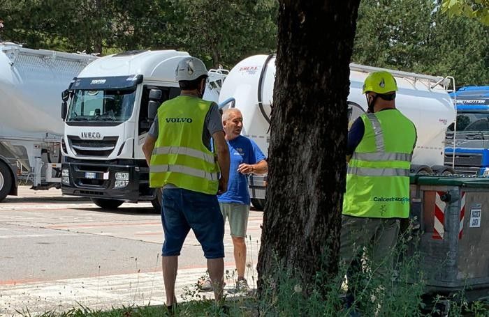 I lavoratori della Cementeria commentano quanto successo sul piazzale-parcheggio dei camion