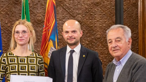 CRV - L’Associazione dei consiglieri regionali ha premiato due tesi di laurea 