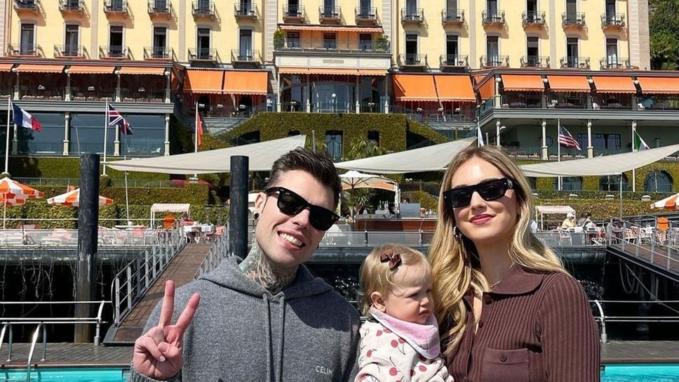 Fedez, Chiara Ferragni e i figli al Grand Hotel Tremezzo Fedez, Chiara Ferragni e i figli al Grand Hotel Tremezzo