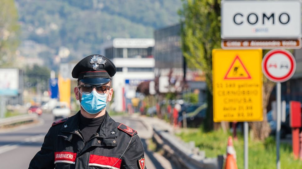 I carabinieri indagano su un giro di sfruttamento della prostituzione I carabinieri indagano su un giro di sfruttamento della prostituzione
