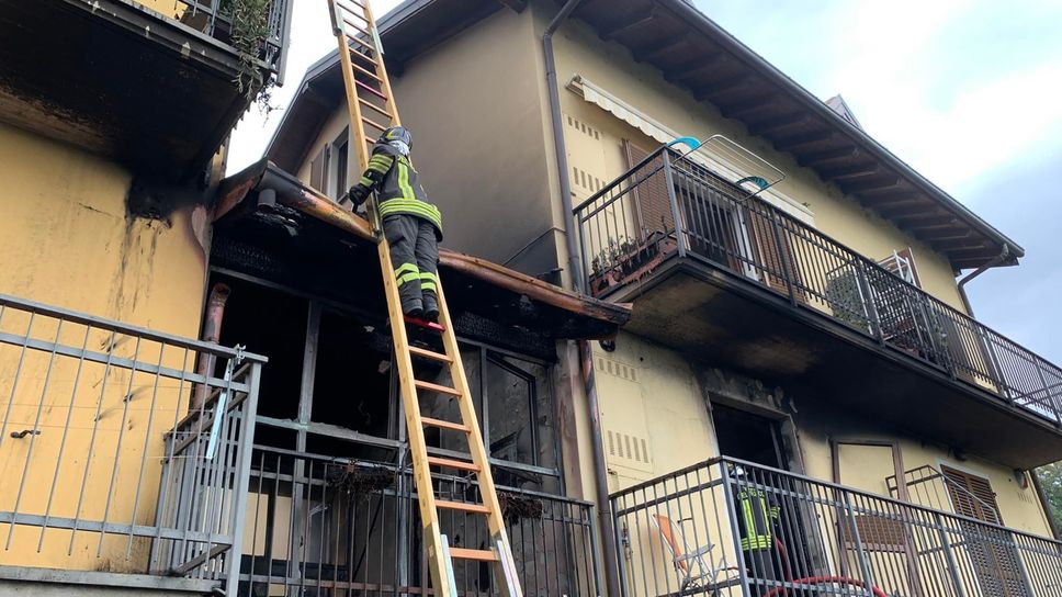Sono ingentissimi i danni subiti dalla palazzina in via Martinelli Sono ingentissimi i danni subiti dalla palazzina in via Martinelli