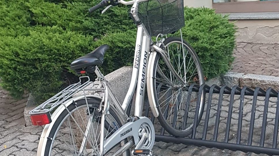La bicicletta della preside Meago appena ritrovata