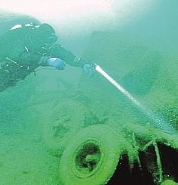 Bellagio, le foto del sub Lorenzo Venturini scattate sui fondali del lago