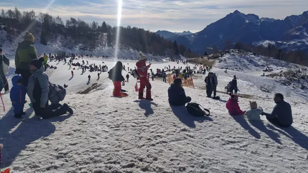 I Piani di Bobbio ogni anno attirano migliaia di appassionati degli sci