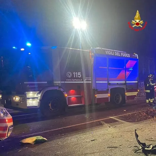 Lecco,tragico incidente nella notte Morti due ventenni, un terzo ...
