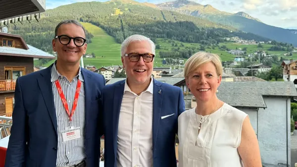 Da sinistra, Matteo Bonfà, Dario Negri e Silvia Cavazzi all’inaugurazione della sede in via Fiera
