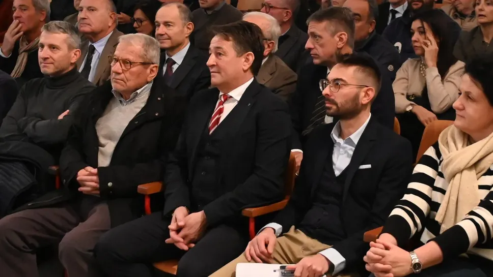 Al centro, Fausto Acquistapace Al centro, Fausto Acquistapace