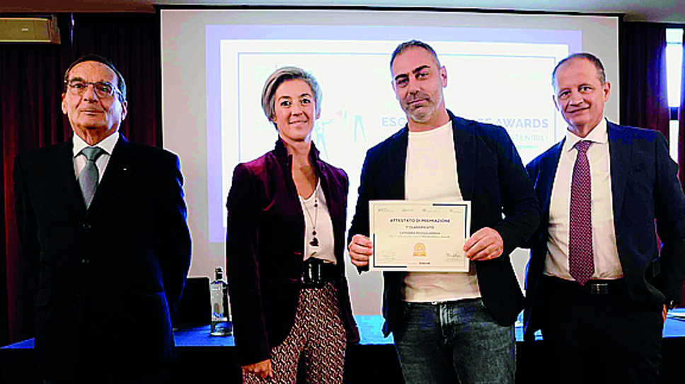 Il riconoscimento all’imprenditore Marco Pinalli di Maker di Berbenno in Valtellina Il riconoscimento all’imprenditore Marco Pinalli di Maker di Berbenno in Valtellina