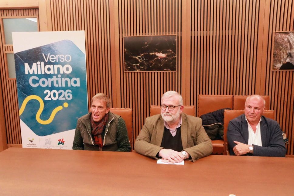 Al centro Davide Menegola, presidente della Provincia di Sondrio