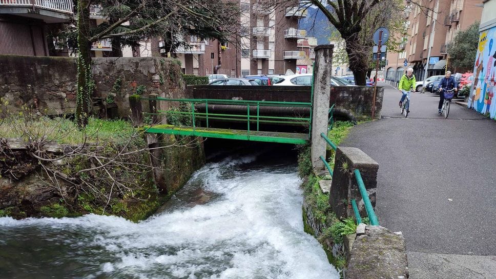 Un tratto a valle del torrente Caldone Un tratto a valle del torrente Caldone