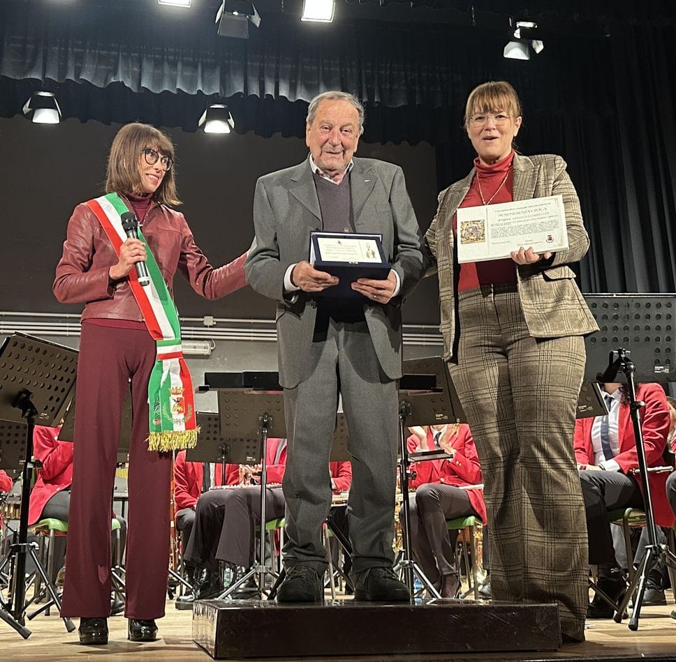 Tirano, consegna benemerenze: da sx il sindaco Stoppani, Gianluigi Garbellini, l'assessore Ciapponi Landi