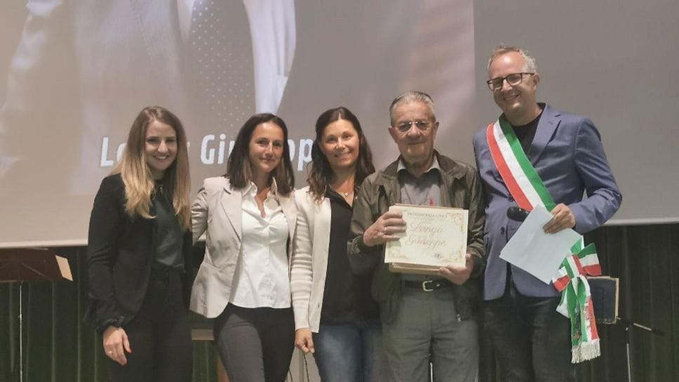 Peppino Longa premiato dal Comune nel 2023