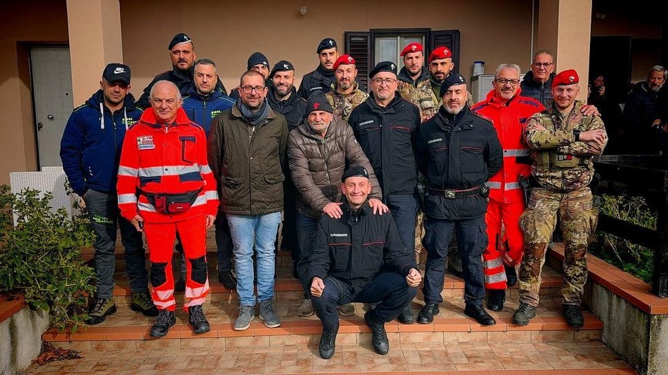 Abbadia  Lino Talarico in mezzo ai soccorritori