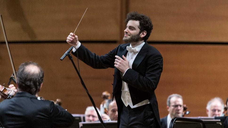 Il direttore austriaco Emmanuel Tjeknavorian