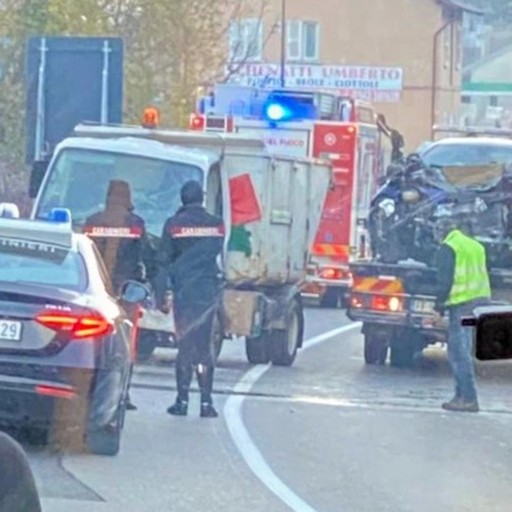Frontale sulla statale 38 a Castione Andevenno: due feriti e traffico ...