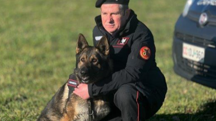 Roma, Polizia Adotta Cane Con Difficolt&agrave; Di Affido