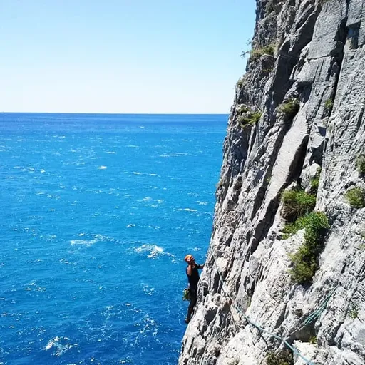 Cade dalla parete di arrampicata in Liguria: grave climber valtellinese ...