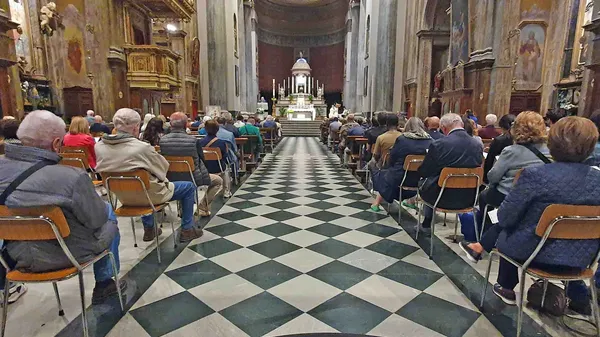 L’interno della Collegiata dei Santi Gervasio e Protasio di Sondrio