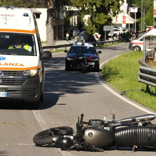 Si scontra con una moto sulla Statale 37 a Piuro: è grave un ciclista ...