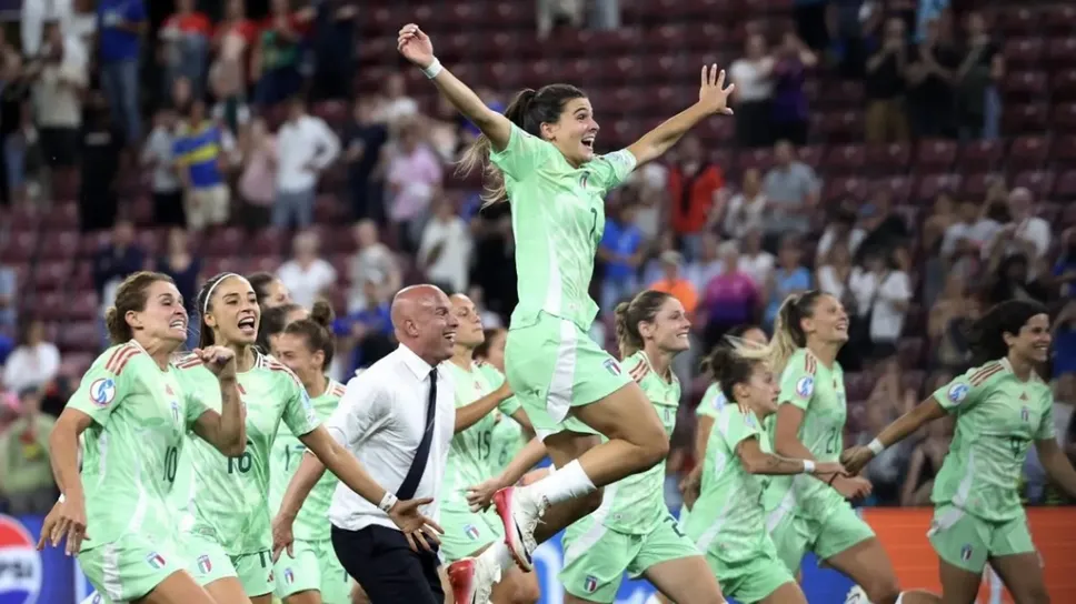 La felicità di Sofia Cantore (al centro)