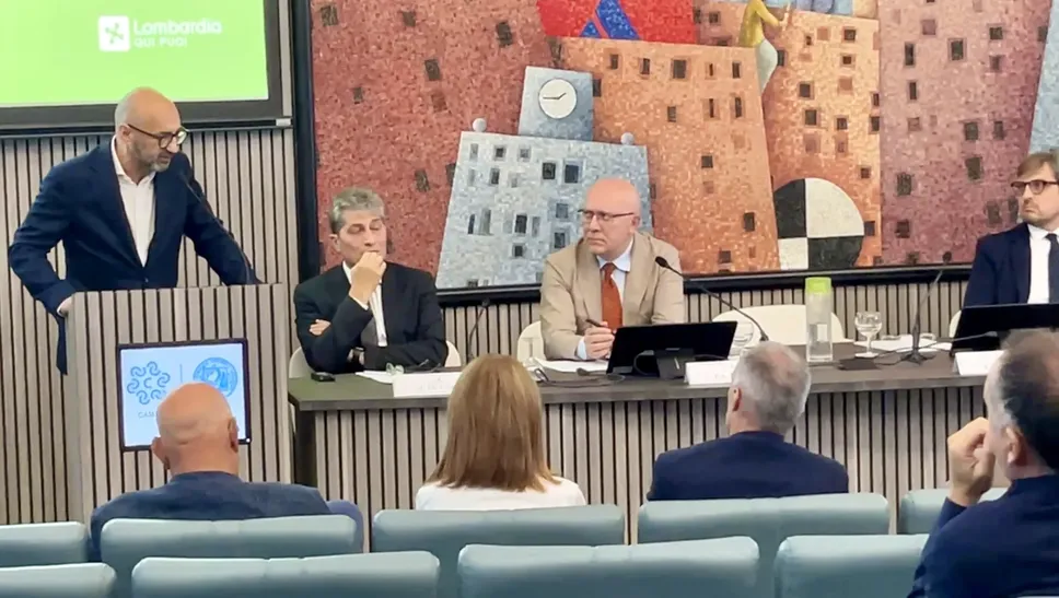 L’intervento di Matteo Pircher in Camera di commercio a Sondrio L’intervento di Matteo Pircher in Camera di commercio a Sondrio