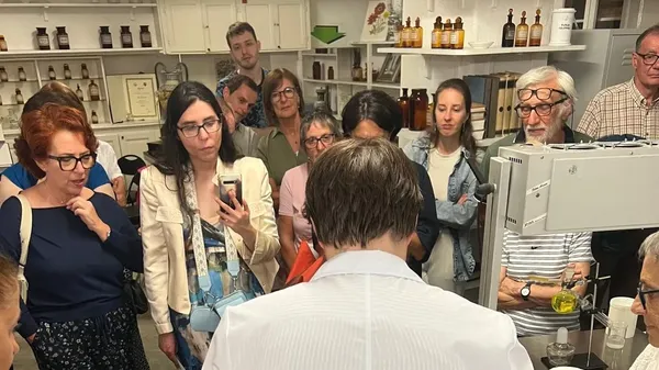 La visita guidata dal consigliere Mazzocchi alla sua storica farmacia