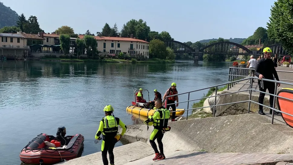 Soccorsi sul lungofiume di Brivio (immagine di repertorio) Soccorsi sul lungofiume di Brivio (immagine di repertorio)
