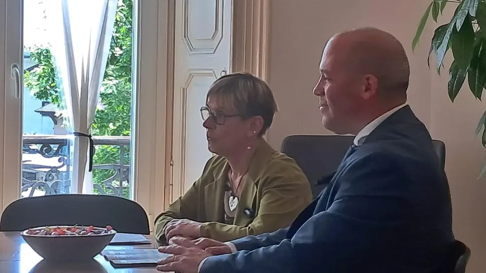 Il sindaco Giovanni Bruno Bussola con l'assessore al turismo Barbara Crimella Il sindaco Giovanni Bruno Bussola con l'assessore al turismo Barbara Crimella