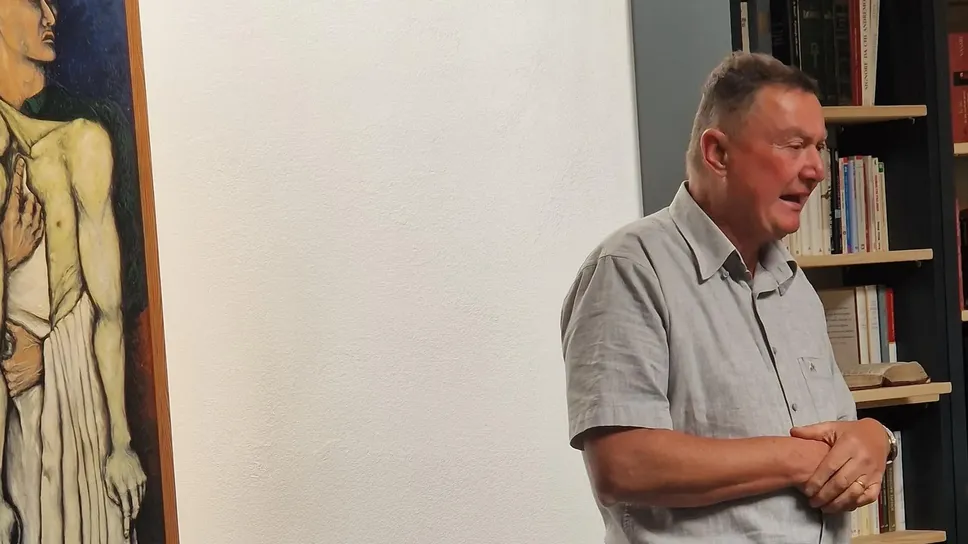 Ludovico Del Giorgio durante l’inaugurazione della biblioteca da lui donata a Samolaco