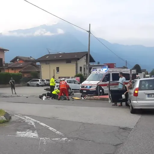 Incidente sulla Statale 36 a Dubino, feriti un motociclista e un ...
