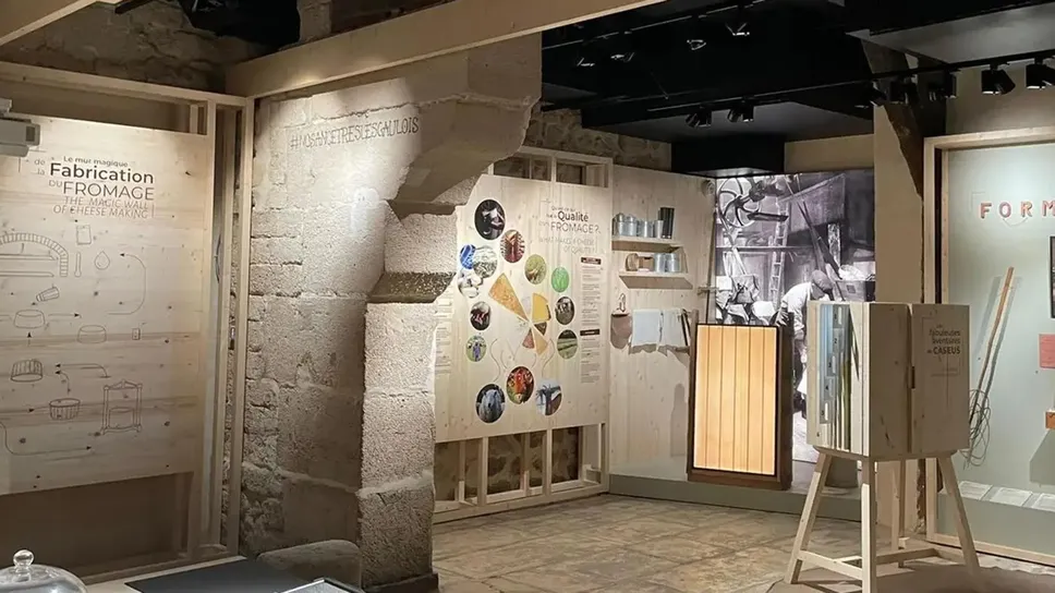 Il museo del Formaggio sull’isola Saint Louis a Parigi Il museo del Formaggio sull’isola Saint Louis a Parigi