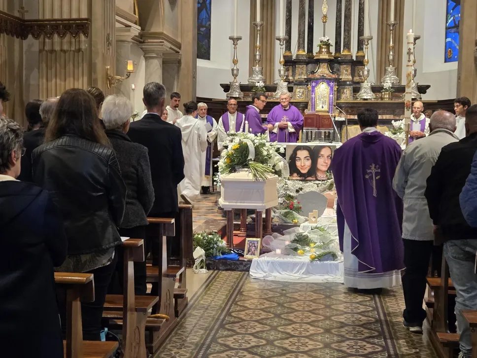 Paderno funerali Giorgia e Milena