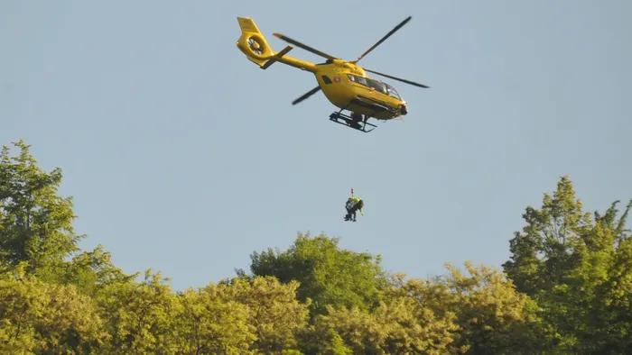Piantedo, scivola per 30 metri nel bosco: 64enne soccorso in elicottero ...