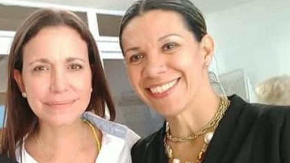 Mariela Magallanes insieme al premio nobel Maria Corina Machado