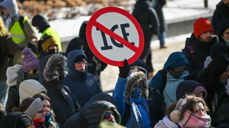 Proteste a Minneapolis contro l’ICE, dopo l’uccisione di Alex Pretti