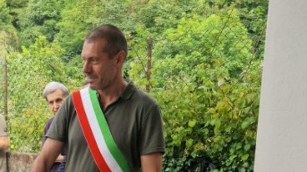 Perledo, il sondaggio sul gradimento della Giunta spacca il Comune: sindaco contrario