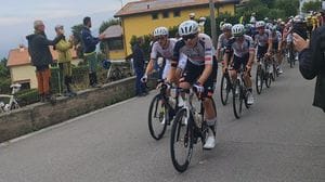 Il Lombardia accende il Lecchese, migliaia di tifosi lungo il percorso