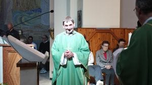 Albosaggia, sabato l’ingresso del nuovo parroco don Renato Corona: la comunità si prepara alla festa