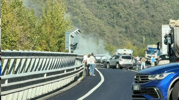 Incidente sulla 38, scontro tra tre auto a Cosio