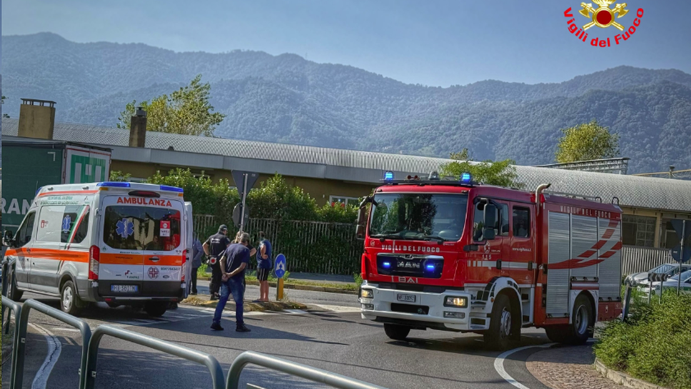 Scontro tra un’auto e un mezzo pesante a Calolziocorte